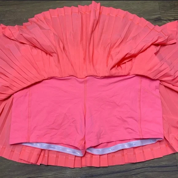 Lululemon pleat to street skirt II grapefruit women size 6 - Picture 4 of 4